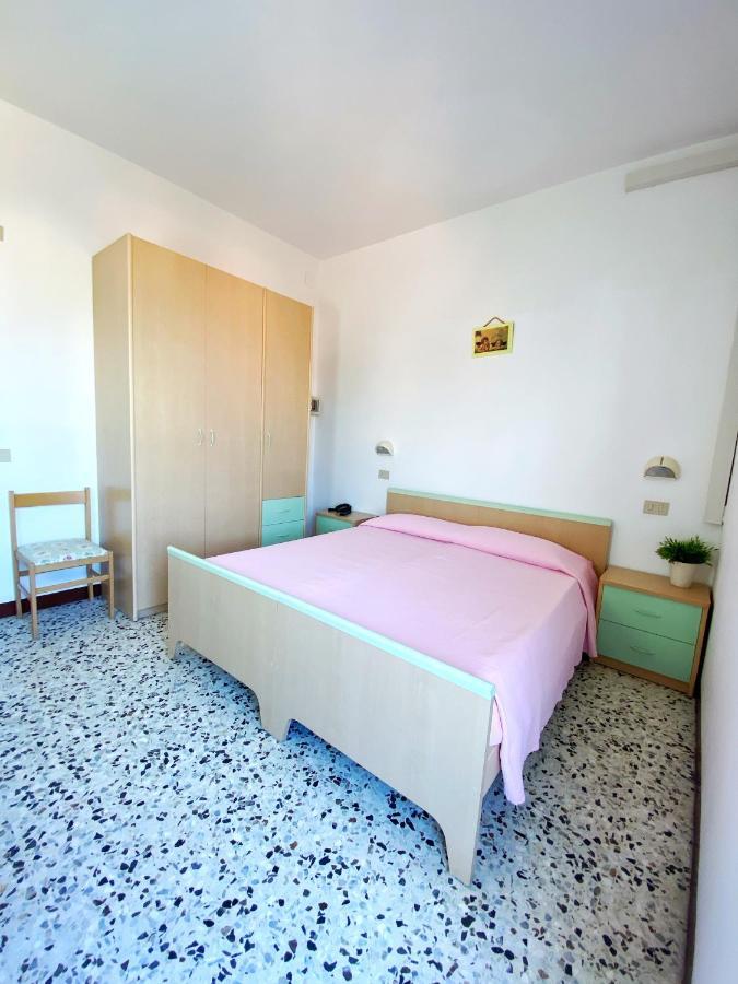 Hotel Dinarica Marotta Exterior foto